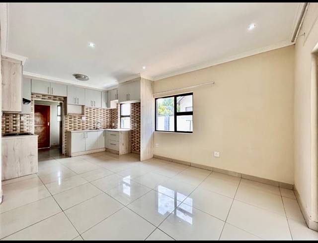 4 BEDROOM HOUSE FOR SALE IN MELODIE